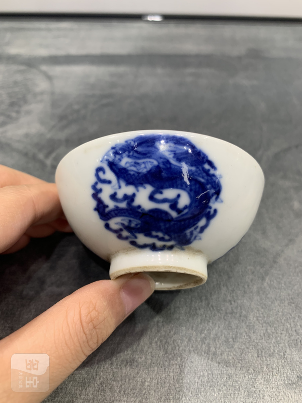 清晚期青花团龙纹小茶园 - 图4